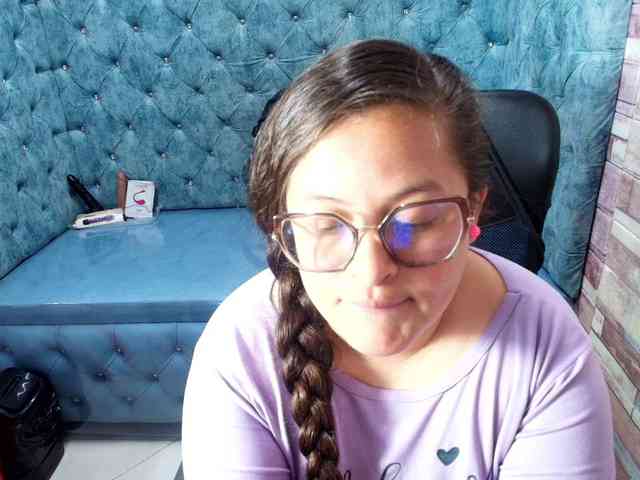 SaraThonson webcam