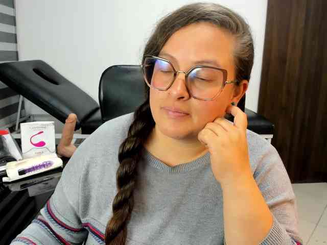 SaraThonson webcam