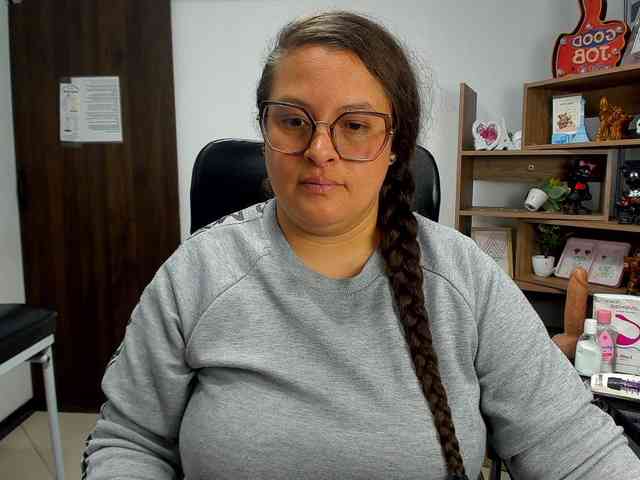 SaraThonson webcam