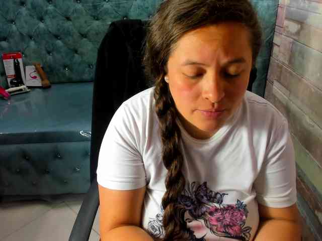 SaraThonson webcam
