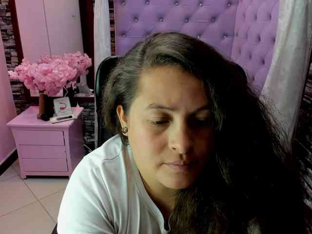 SaraThonson webcam