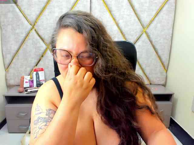 SaraThonson webcam