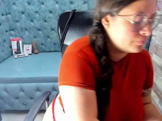 SaraThonson webcam