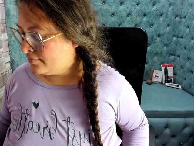 SaraThonson webcam