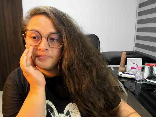 SaraThonson webcam