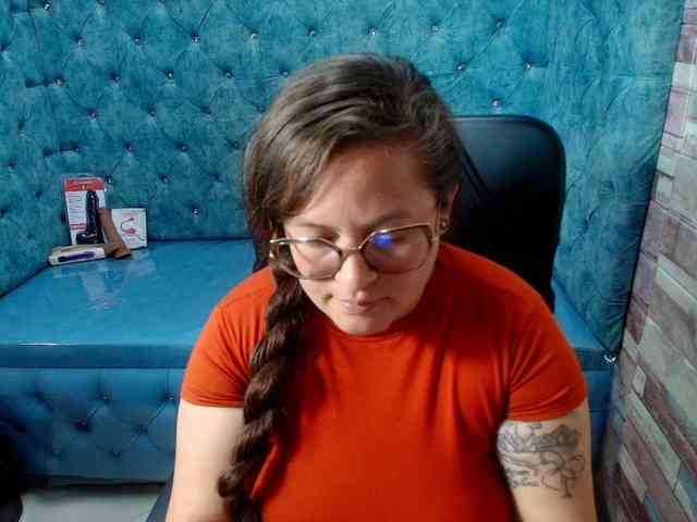 SaraThonson webcam