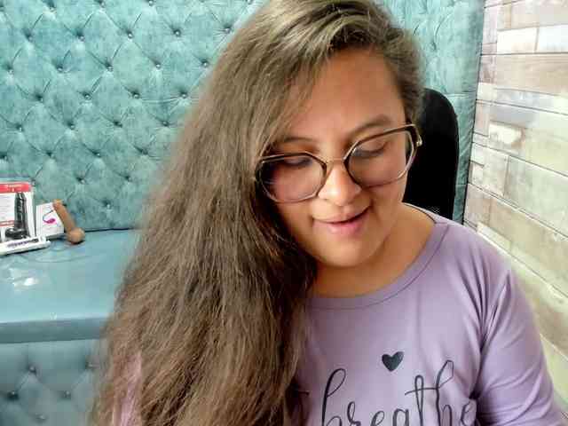 SaraThonson webcam