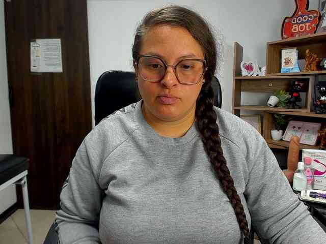 SaraThonson webcam