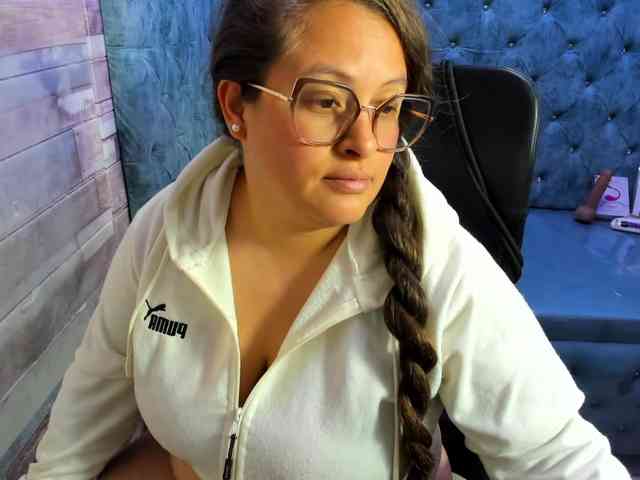 SaraThonson webcam