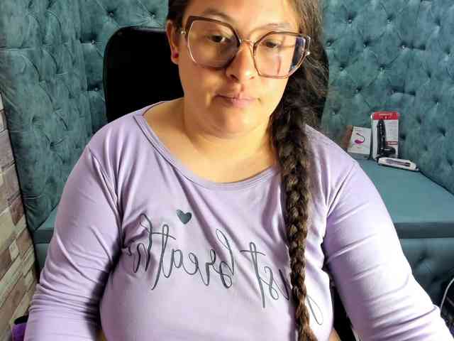 SaraThonson webcam