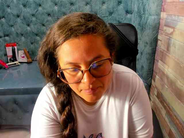 SaraThonson webcam