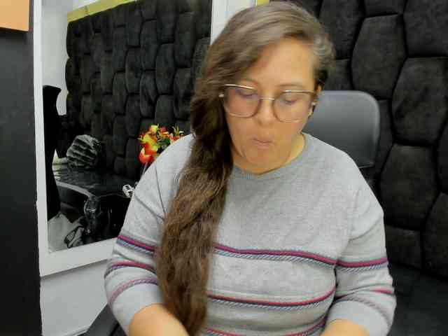 SaraThonson webcam
