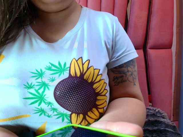 SaraThonson webcam