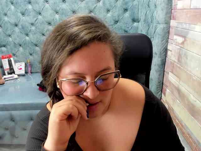 SaraThonson webcam