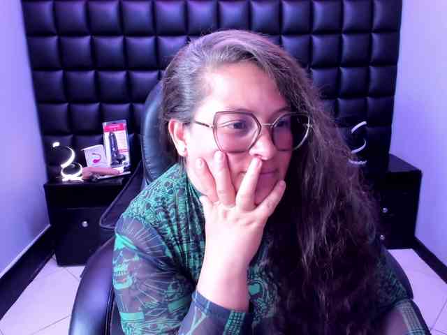SaraThonson webcam