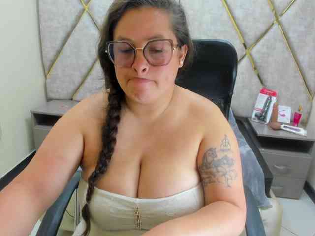 SaraThonson webcam