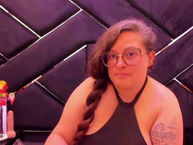 SaraThonson webcam