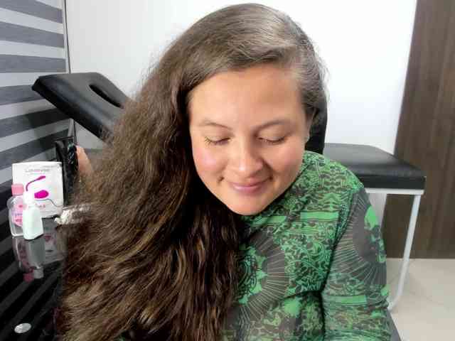 SaraThonson webcam