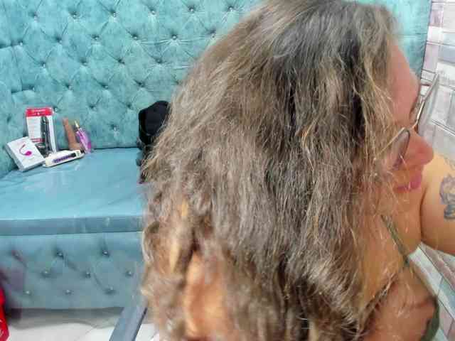 SaraThonson webcam
