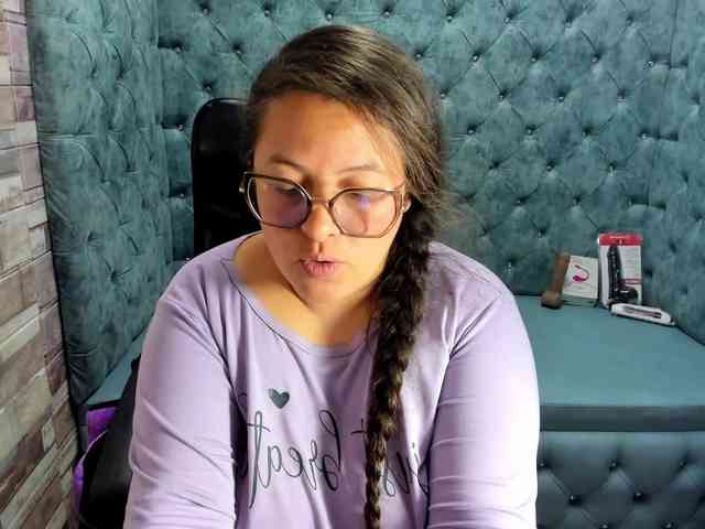 SaraThonson webcam