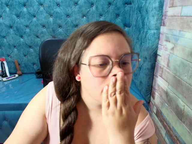 SaraThonson webcam