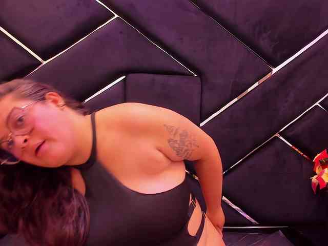 SaraThonson webcam