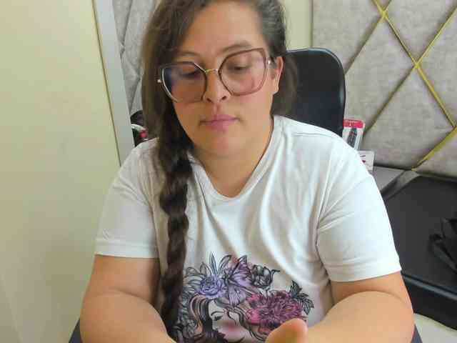 SaraThonson webcam