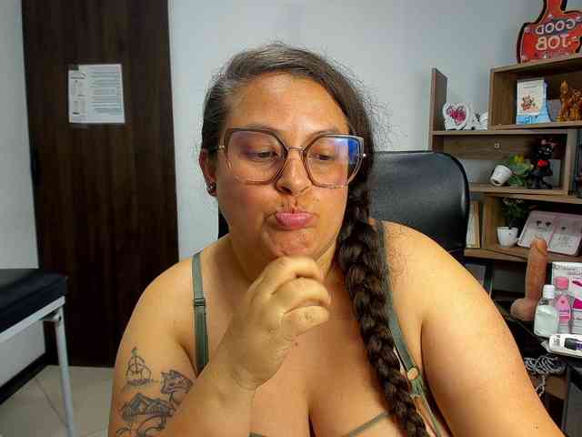 SaraThonson webcam