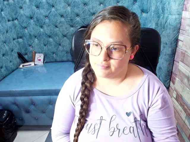 SaraThonson webcam