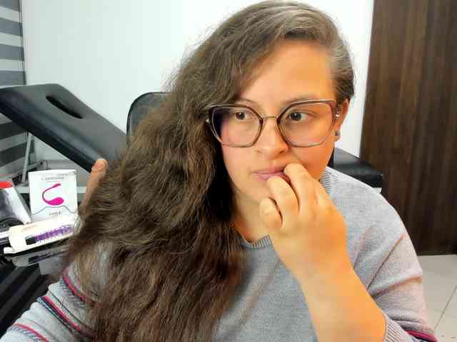 SaraThonson webcam