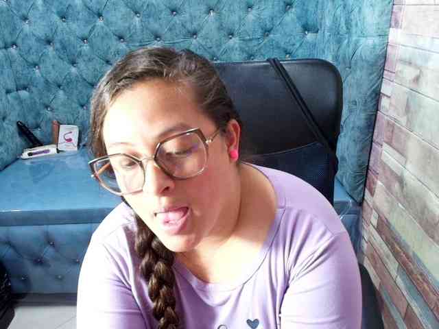 SaraThonson webcam