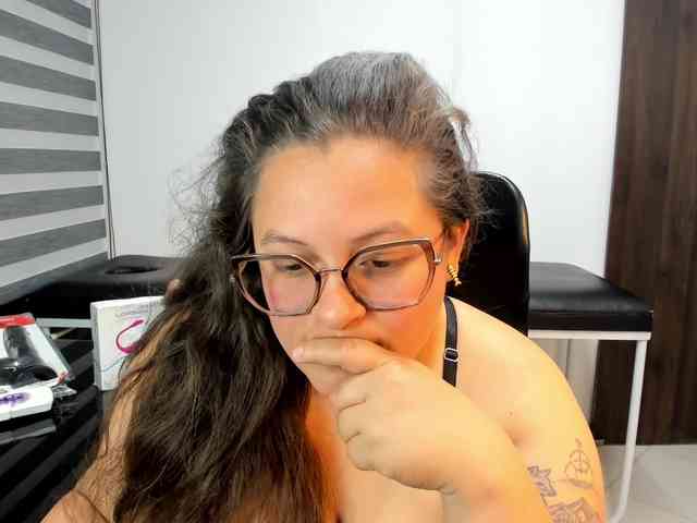 SaraThonson webcam