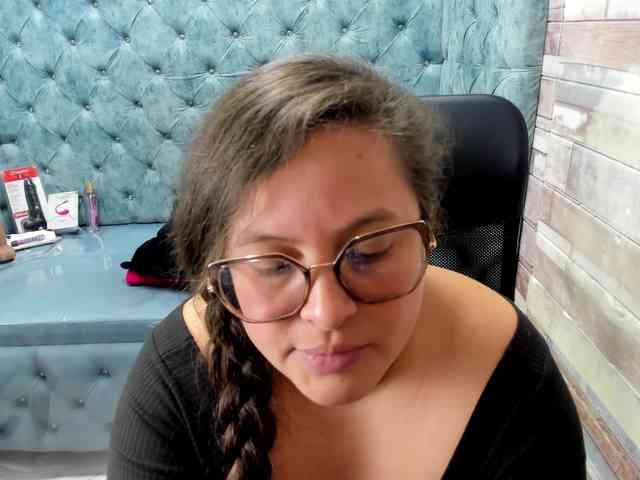 SaraThonson webcam
