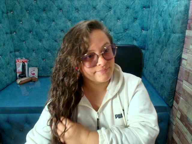 SaraThonson webcam