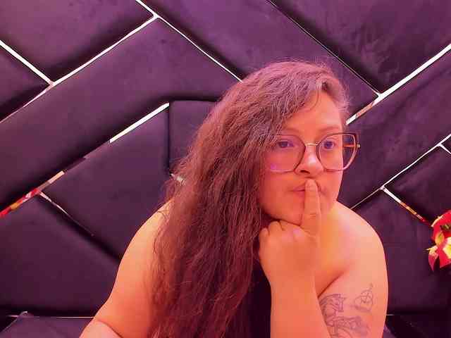 SaraThonson webcam