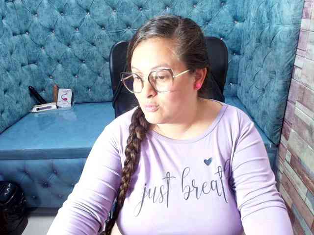 SaraThonson webcam