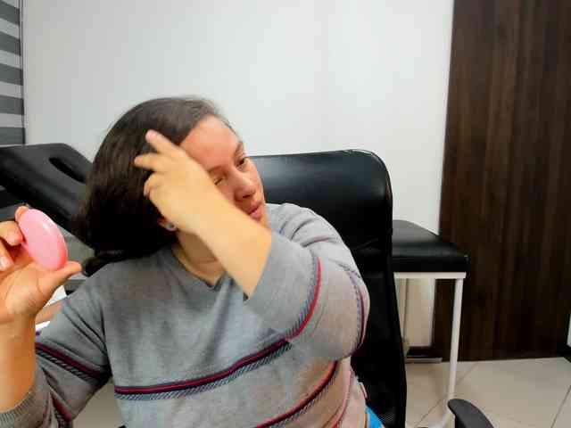 SaraThonson webcam