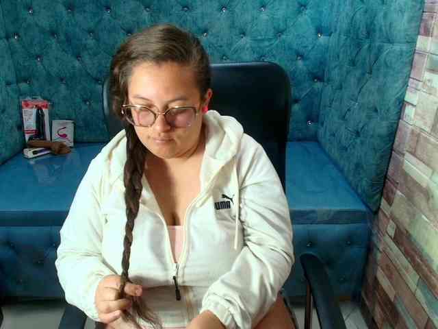 SaraThonson webcam
