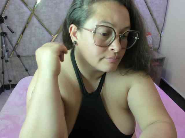 SaraThonson webcam