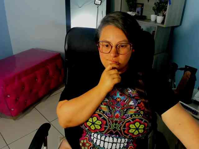 SaraThonson webcam