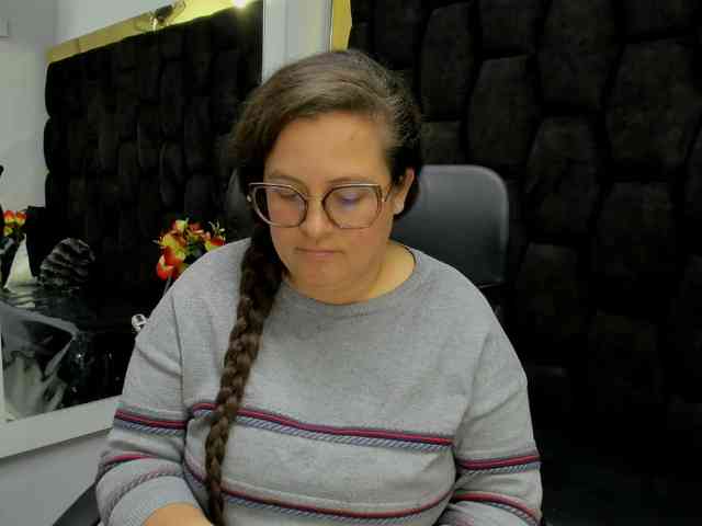 SaraThonson webcam