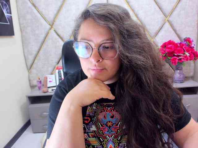 SaraThonson webcam