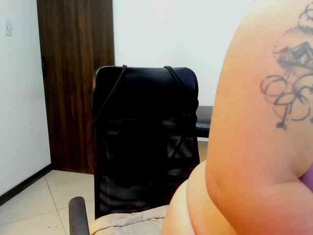 SaraThonson webcam