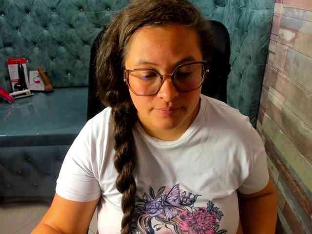 SaraThonson webcam