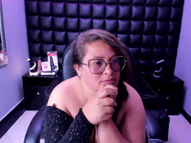 SaraThonson webcam
