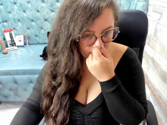 SaraThonson webcam