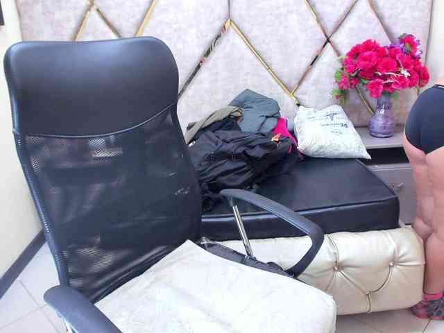 SaraThonson webcam