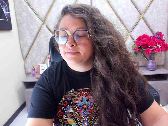 SaraThonson webcam