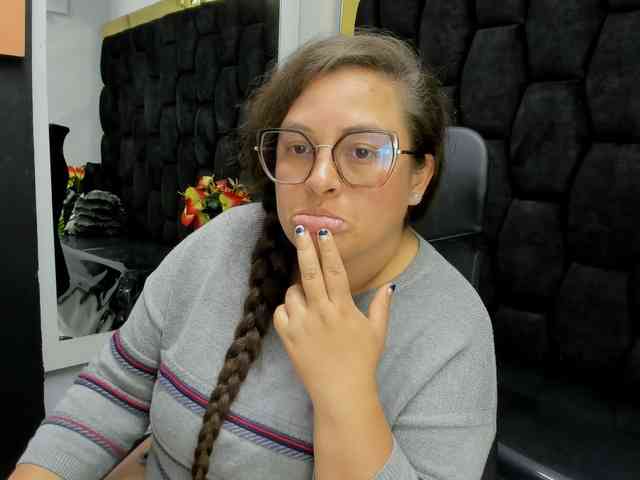 SaraThonson webcam