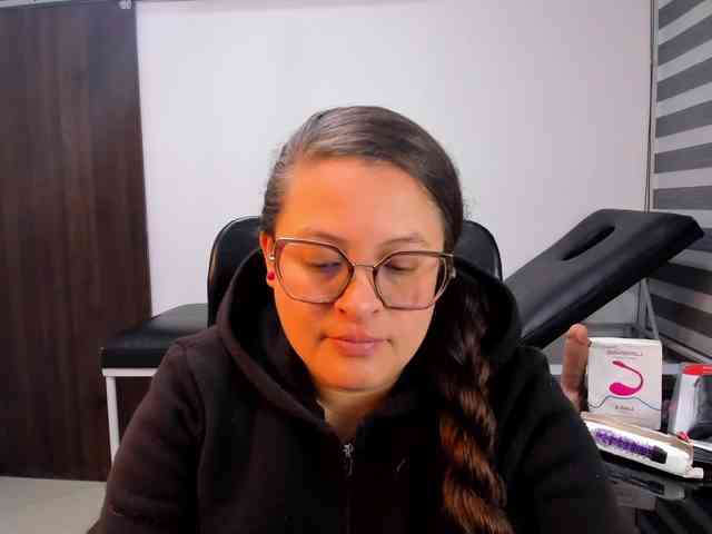 SaraThonson webcam